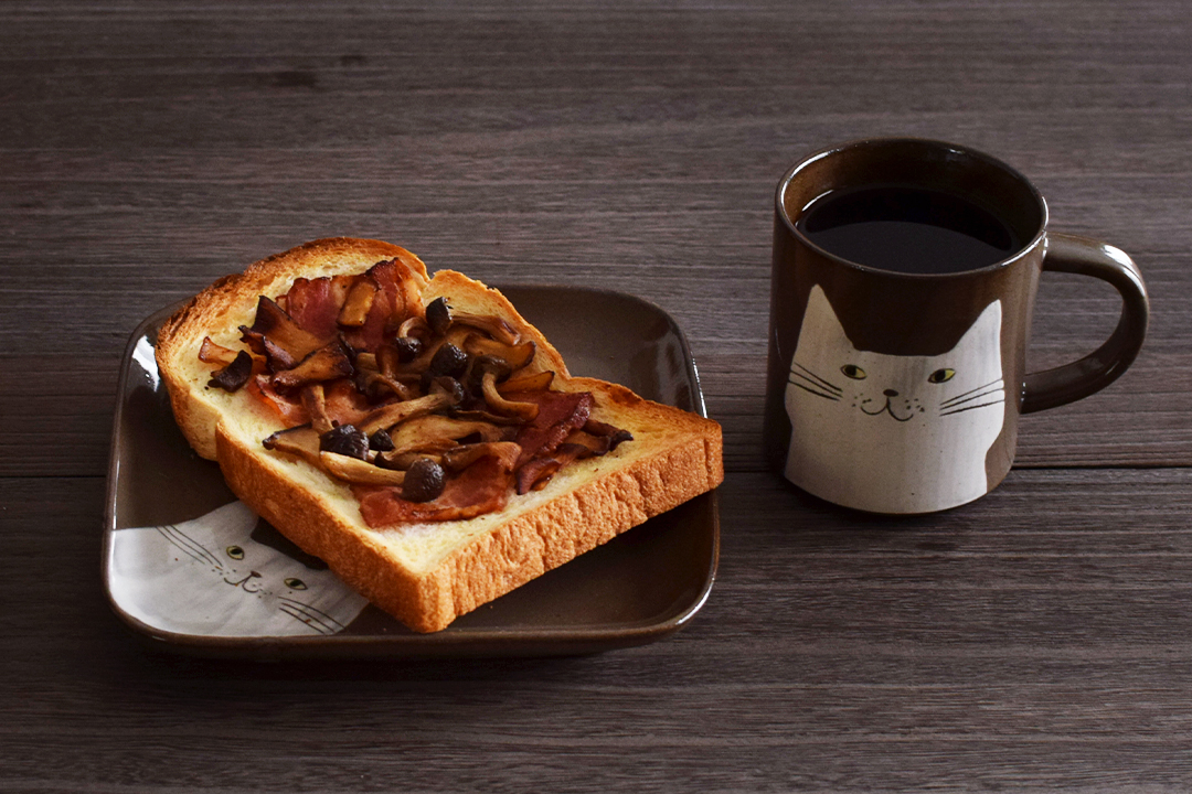 しめじとベーコンのオープンサンド