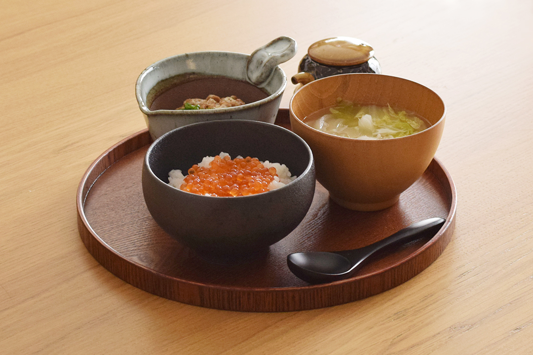 いくら丼＆白菜の味噌汁＆納豆