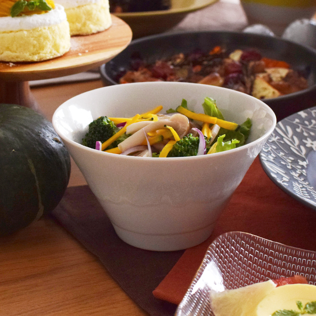 カラー流し反りボウル ホワイト