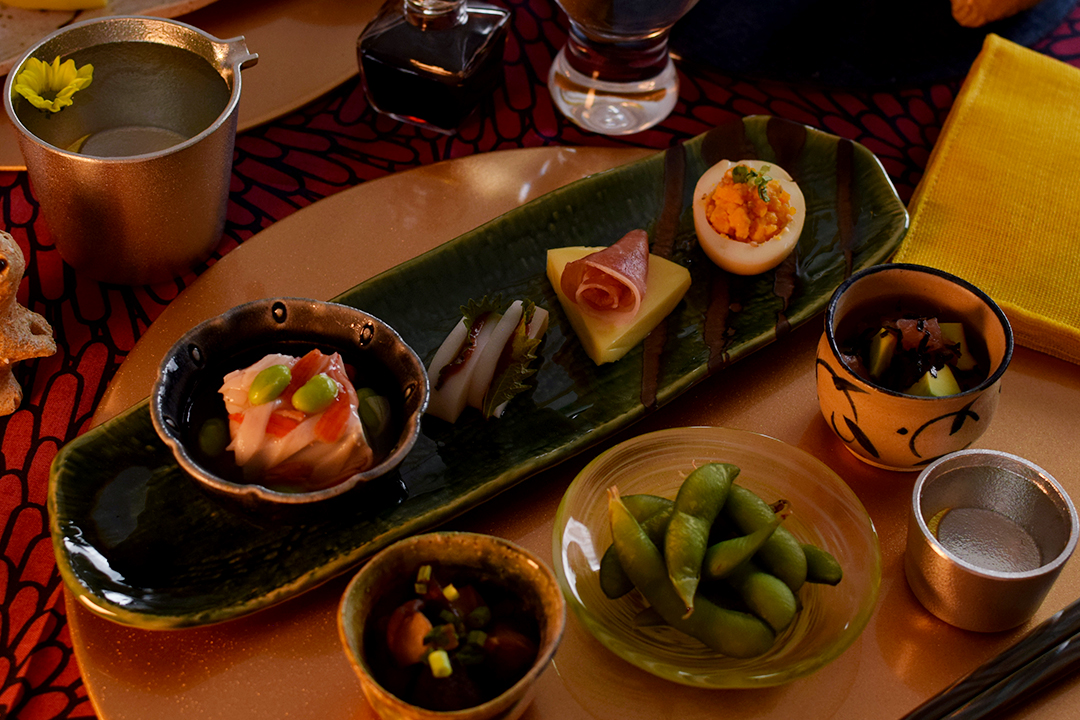 櫛目長皿 織部金流し