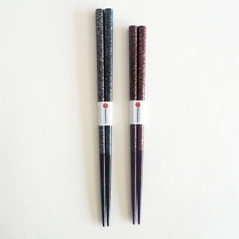 細かく降る雪（細雪）のキラキラが人気の箸です