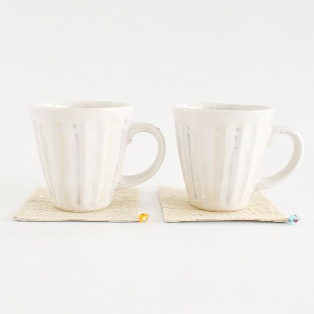 ペアが嬉しい白志野一珍マグペア