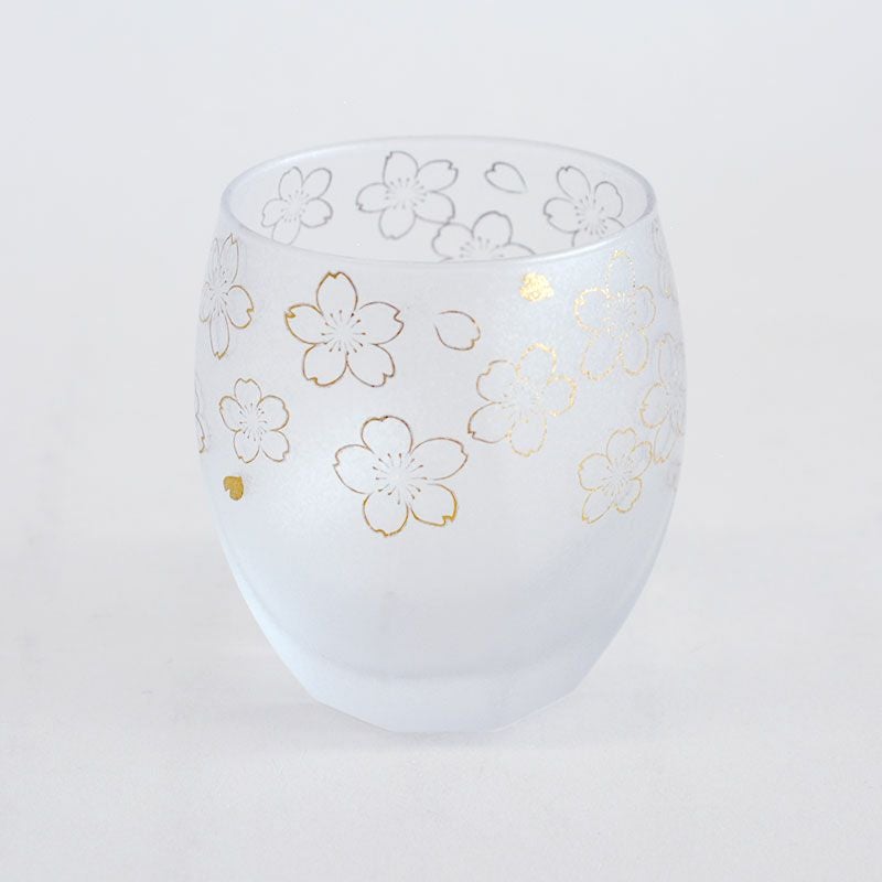 しっくり手に馴染む丸みを帯びたフォルムです