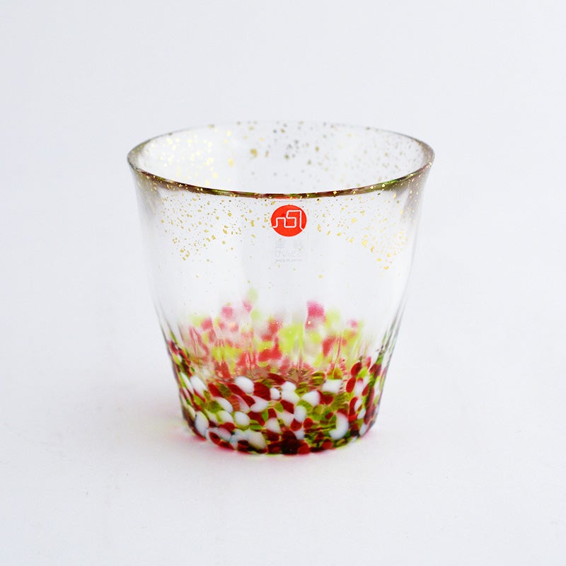 春に咲く鮮やかな花々を表現しています