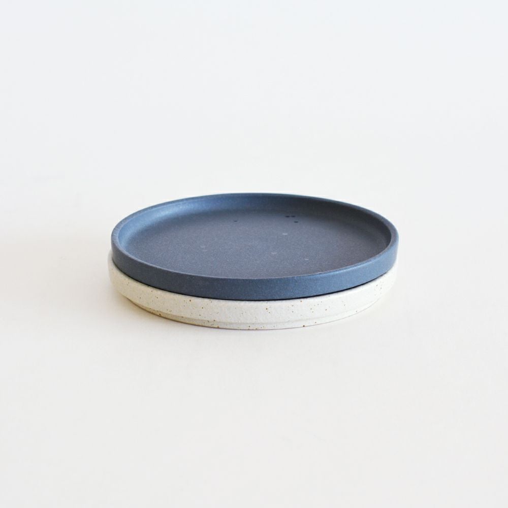 ホワイトとネイビーがセットに