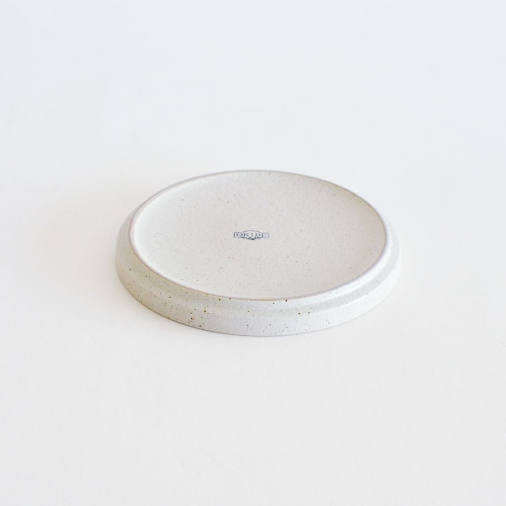 底には織部のロゴが入っています