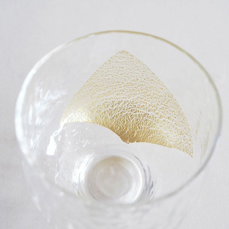 クリアのガラスに映える金箔が美しい