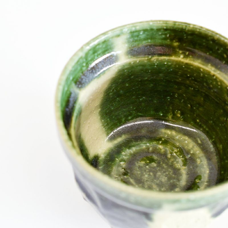 内側も釉薬のかかり具合で一つ一つ違いがあります