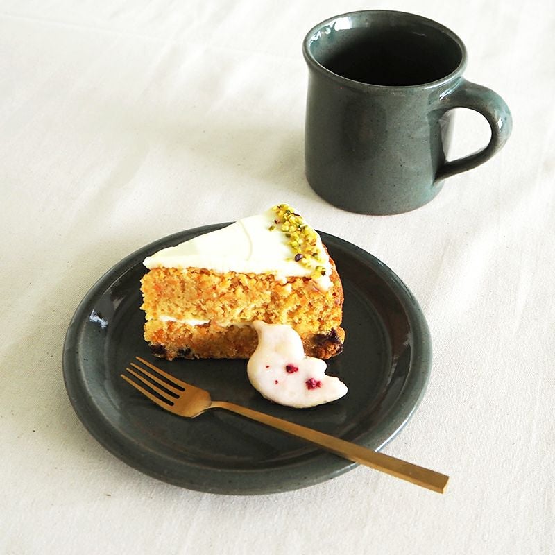 こちらはケーキ皿と一緒に使ったイメージです