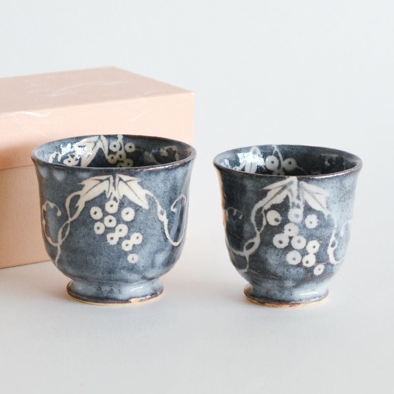 鼠志野 の酒器セット 鼠志野 ぶどう 夫婦湯呑｜和食器通販｜織部 Online Store【公式】