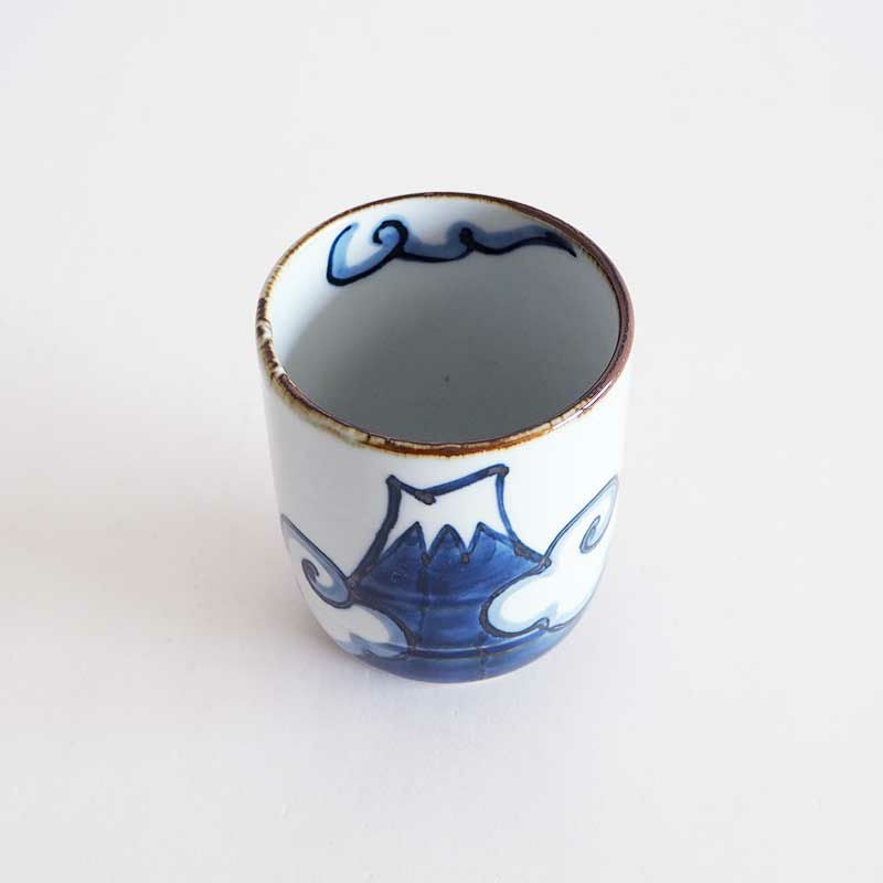 シンプルで手馴染のよい形状です