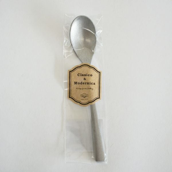 普段使いしやすく食洗器もお使い頂け、シルバー性のような美しさと耐久性が魅力。シックなマット加工が施され、合せる器を選ばない。和にも洋にも相性が良く、ワンランク上の食卓にしてくれるClasicoティースプーン