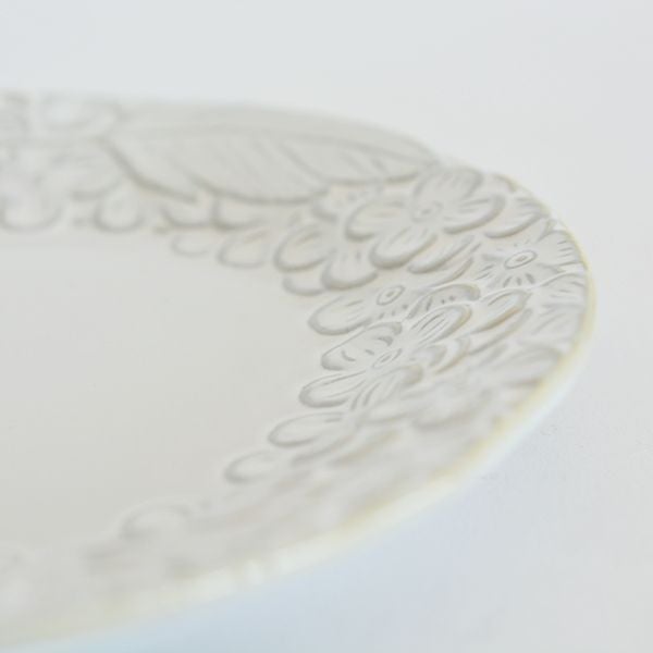 花彫り プレート M ホワイト｜和食器通販｜織部 Online Store【公式】