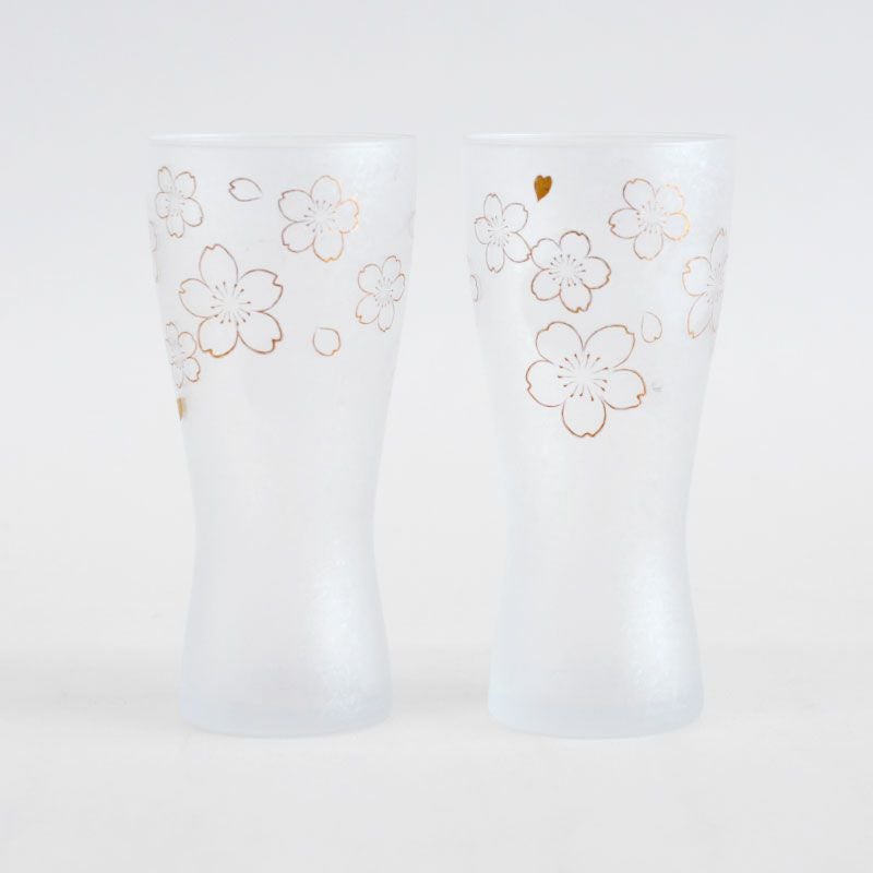 金色に煌めく桜を散りばめたグラスです