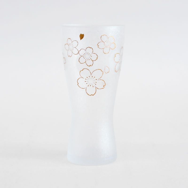 泡立つビールが映えるフォルムです