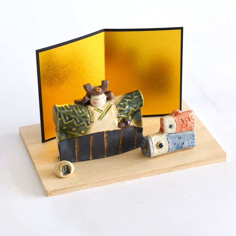 岐阜県土岐市の町に開窯して60年の豊大窯の五月人形です