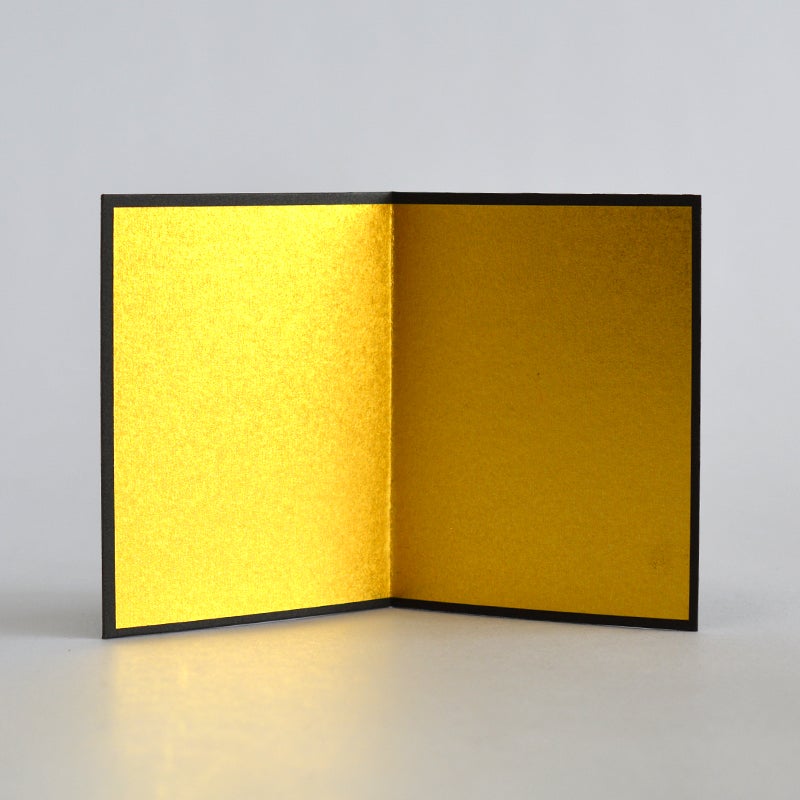 金屏風がついています