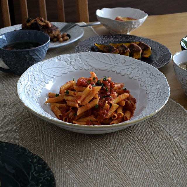 花彫り パスタボウル ホワイト｜和食器通販｜織部 Online Store【公式】