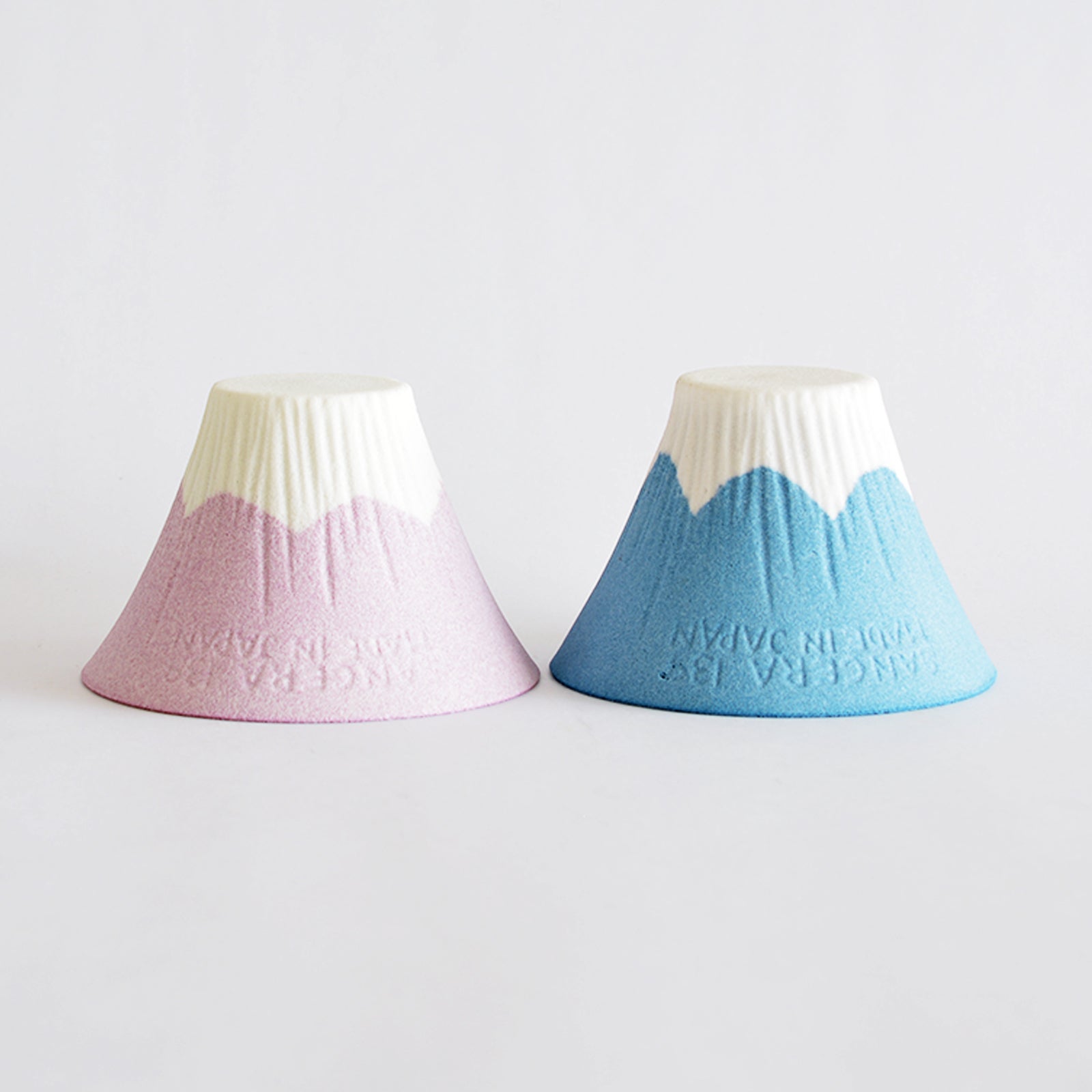 ブルーとピンクの2色展開