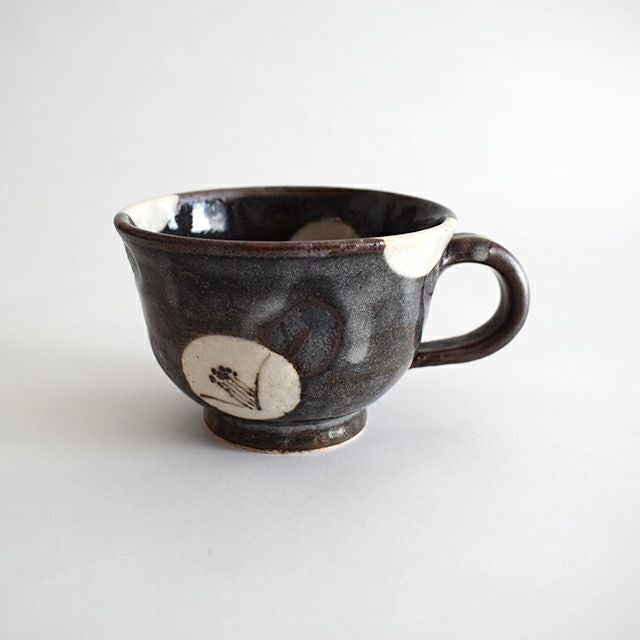 鼡志野 椿マグ｜和食器通販｜織部 Online Store【公式】