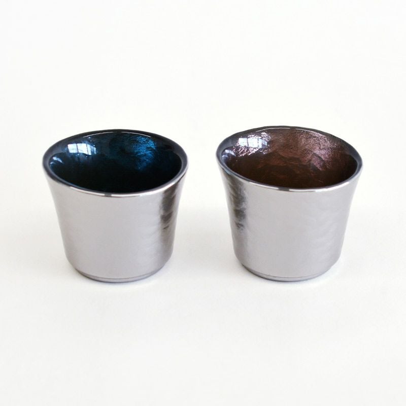 煌めく銀色のぐい呑みは特別な1杯に変えます