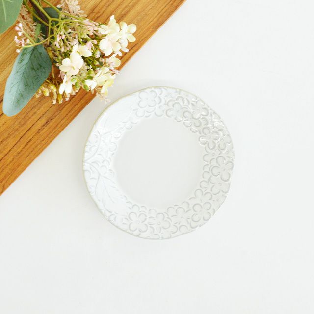 花彫り プレート S ホワイト｜和食器通販｜織部 Online Store【公式】