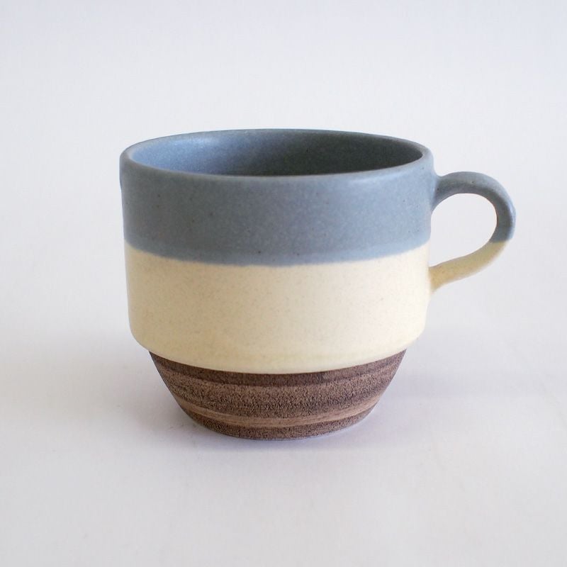 グレーとクリームの釉薬が掛け分けられています