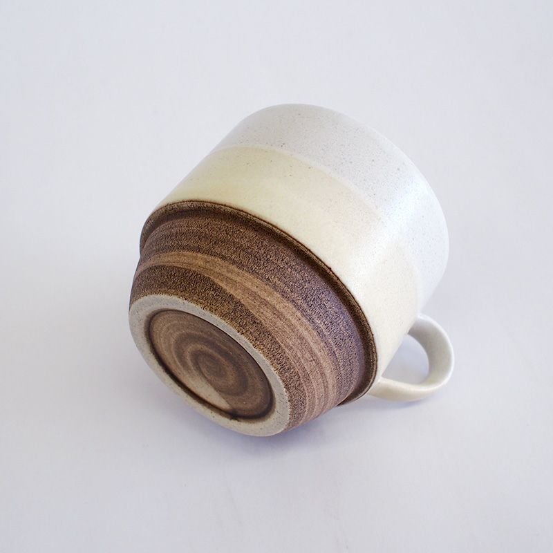 手作業での釉薬掛けのため個体差があります