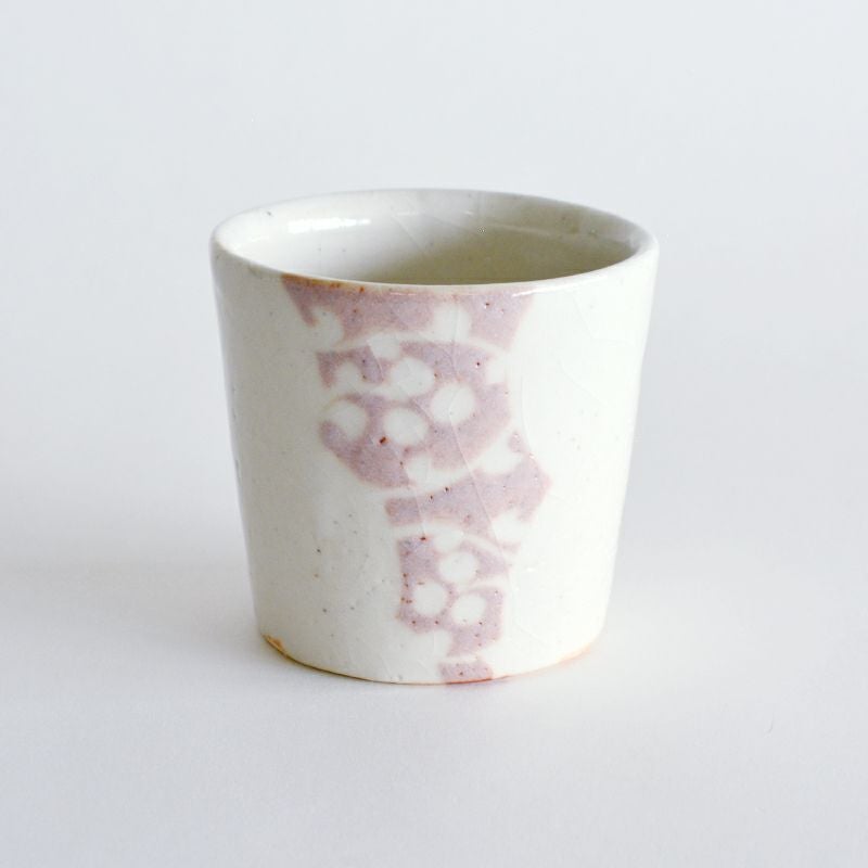 志野唐草文杯（縦柄）