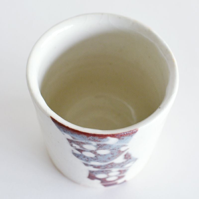 志野唐草文杯（縦柄）