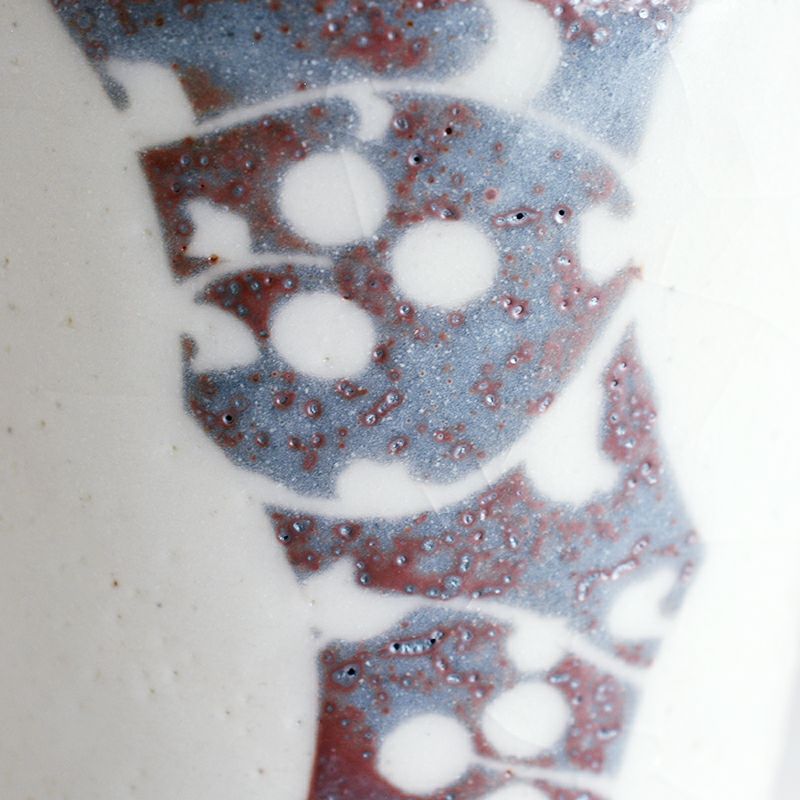 志野唐草文杯（縦柄）