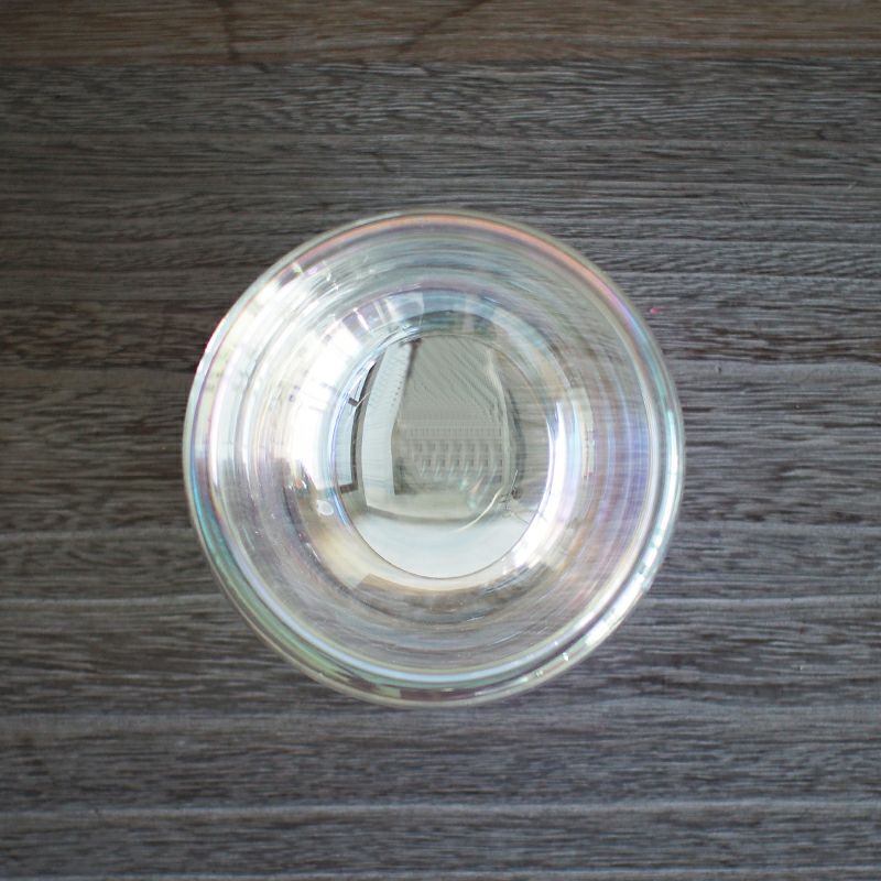 軽くて持ちやすく、手にしっくりと馴染む形状です