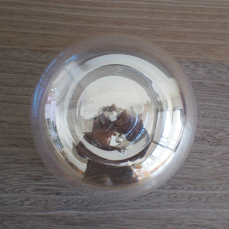 軽くて持ちやすく、手にしっくりと馴染む形状です