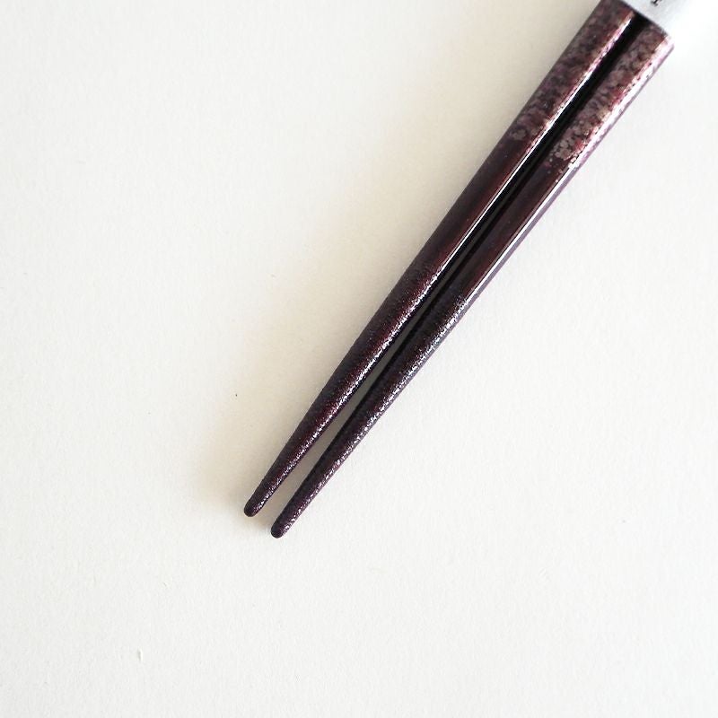 つまみやすい箸先です