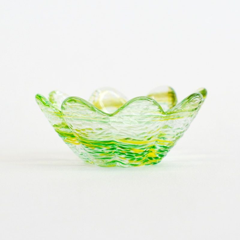 波打つ形状が印象的です