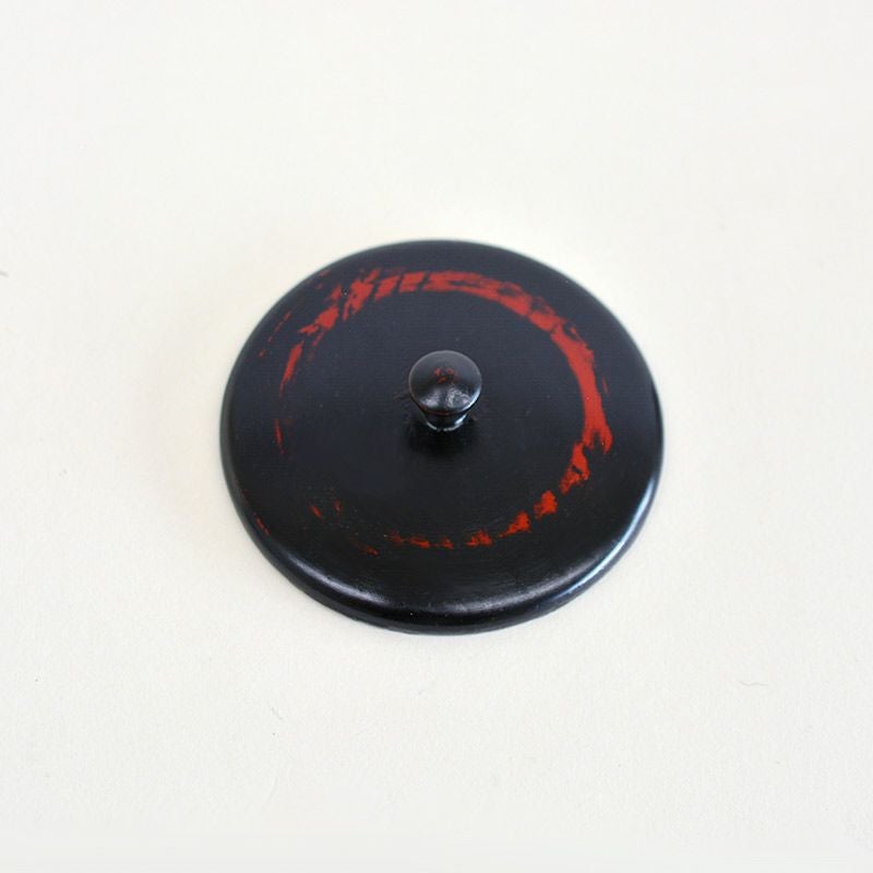 木製漆塗りの蓋付です