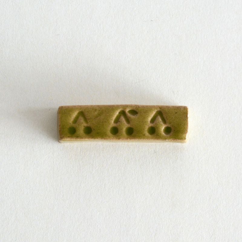 織部オリジナルの箸置きです。