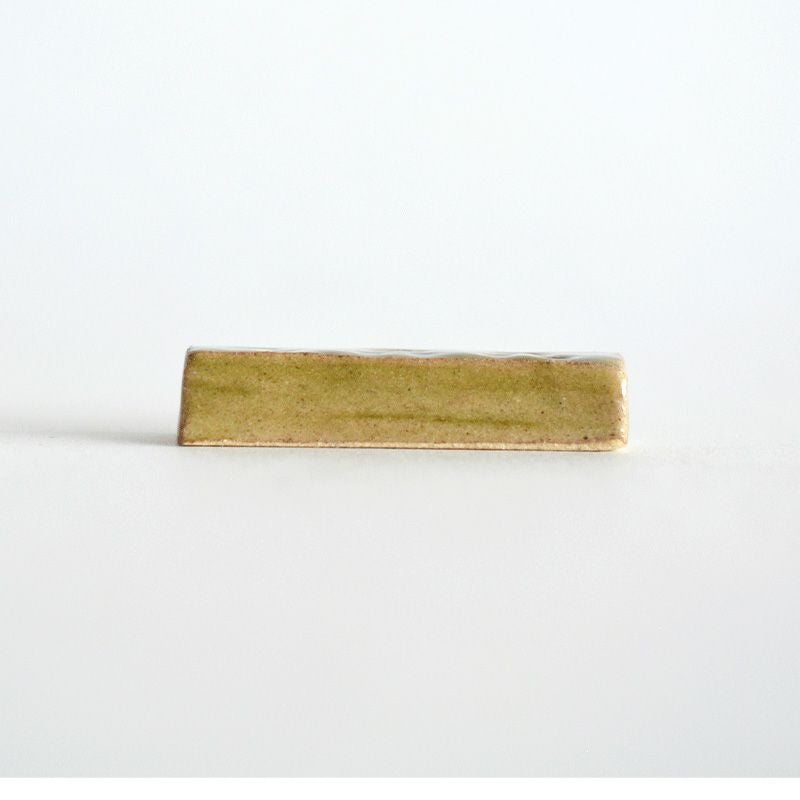 艶ややかな釉薬が光ります。