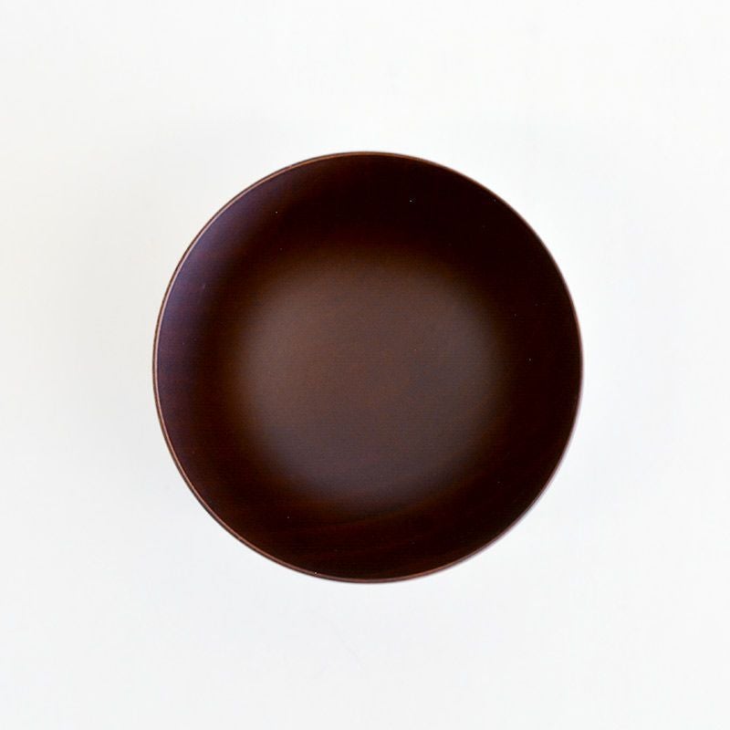 木目を生かしたシックな風合い