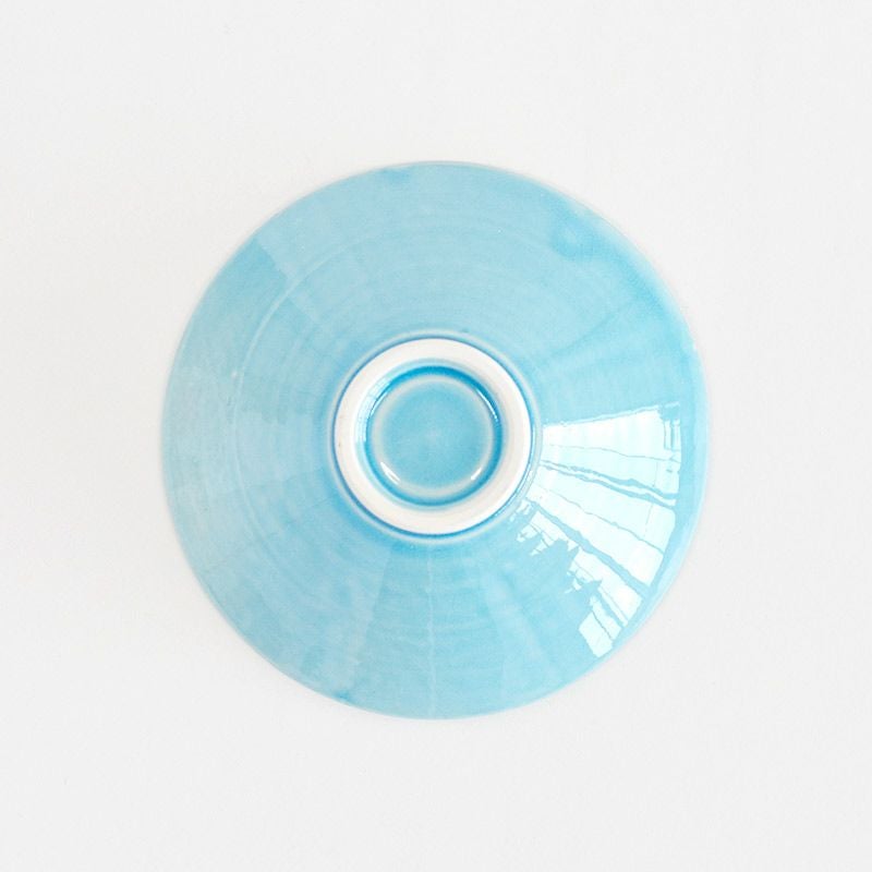 貫入のヒビ模様が美しい表情をつくり出します