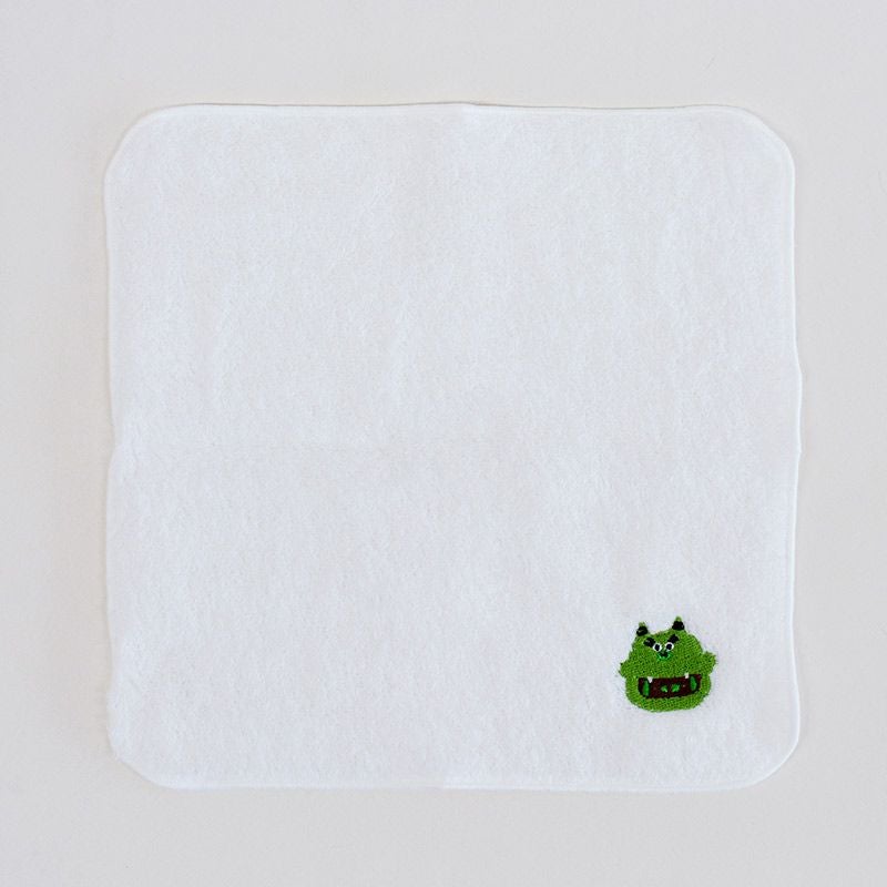 ふわふわのタオル生地のハンカチです