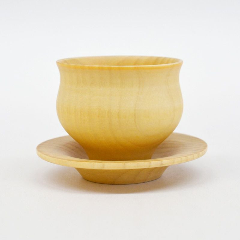 天然木のかわいいカップ＆ソーサーです