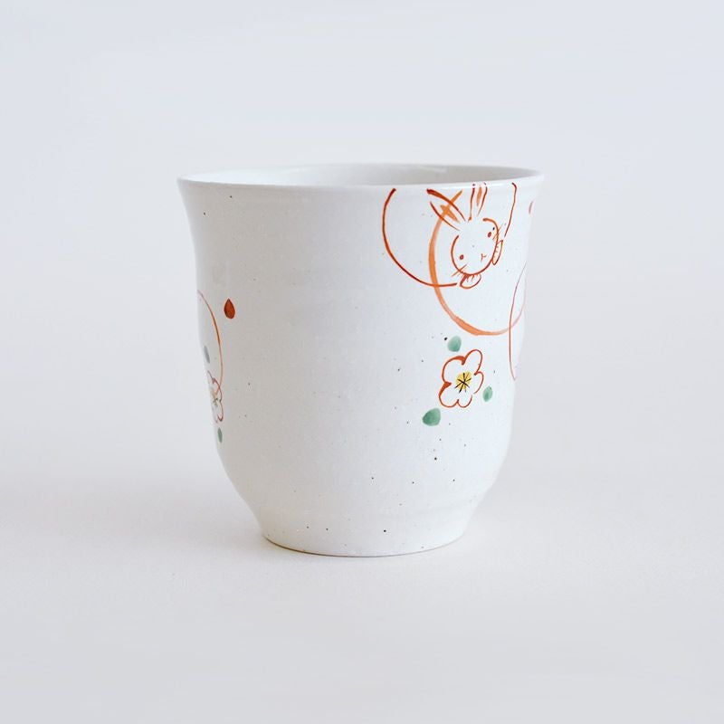 白地を生かしたデザインです