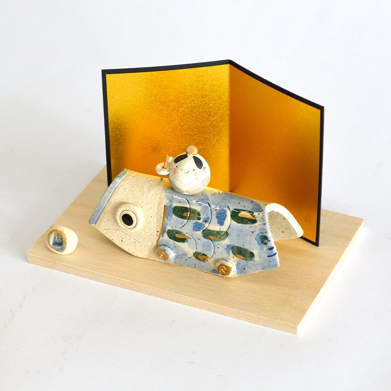 土岐市の町に開窯して60年の豊大窯の五月人形です。