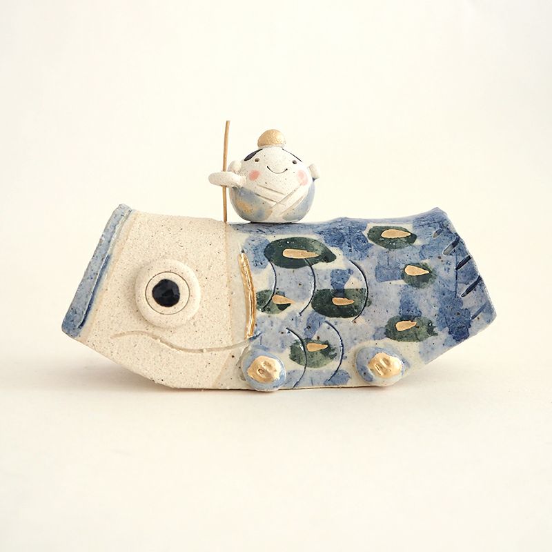 型を使わず手作りに拘り、丁寧な手作業で作られています。