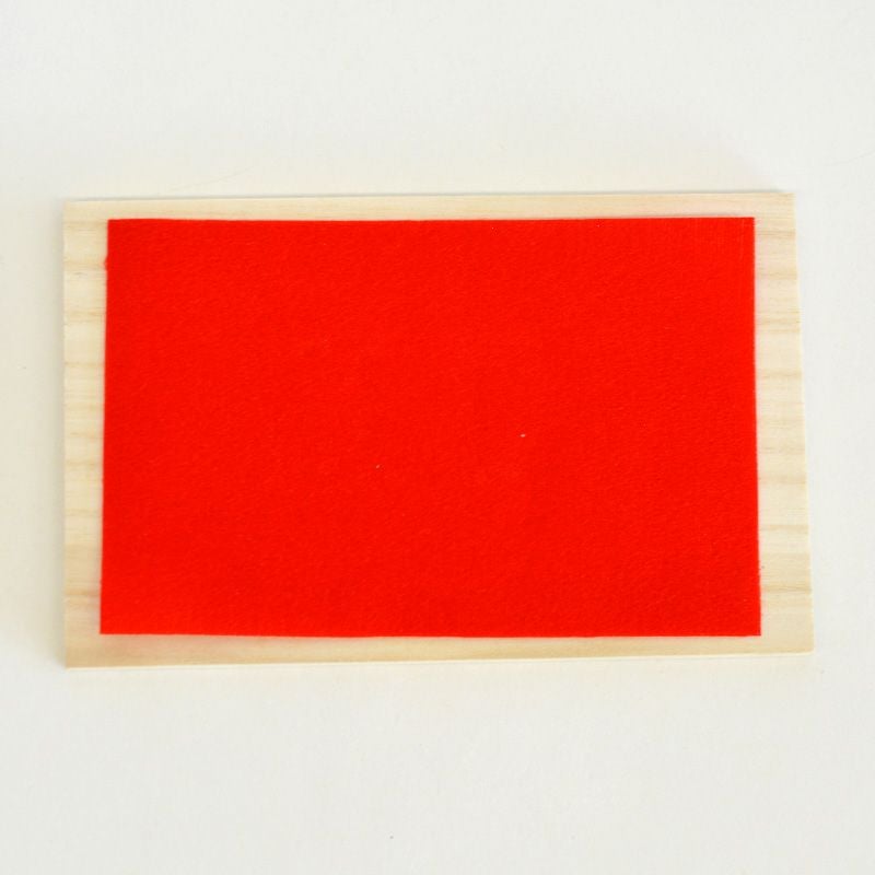 毛氈と木板がついています。