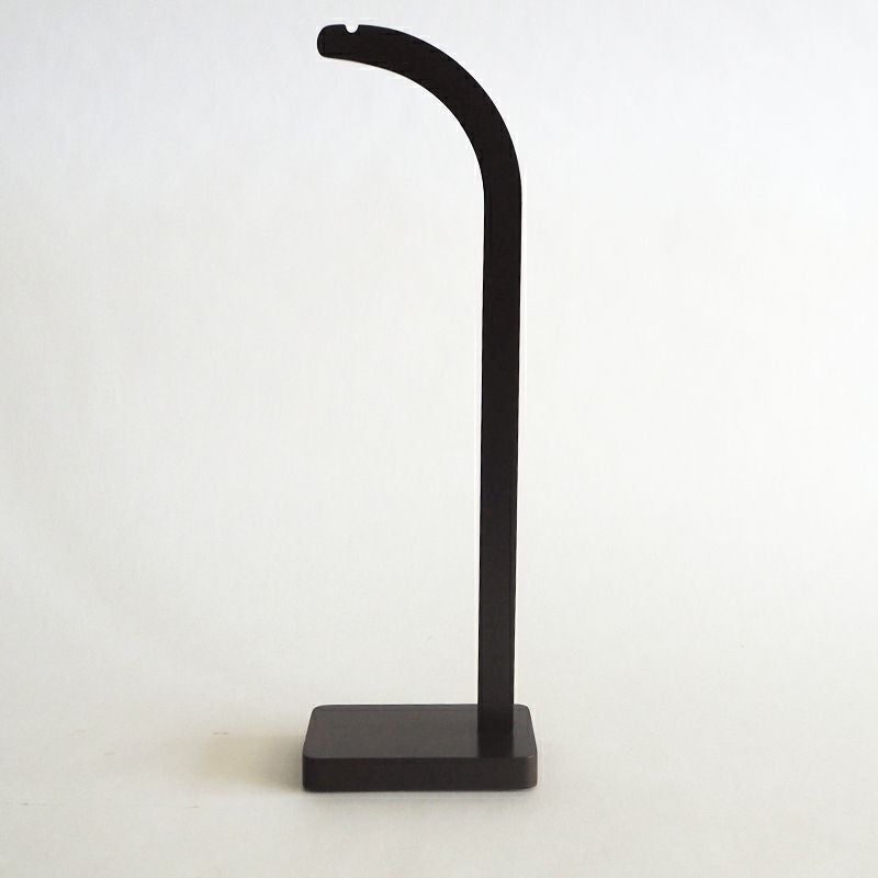 季節の飾りや縁起物など、玄関先やリビングにコンパクトに置くことができます。