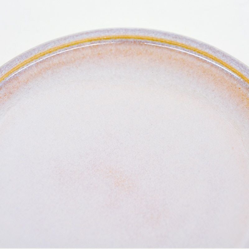 おしゃれな小皿としてスイーツやお菓子などを乗せても似合います