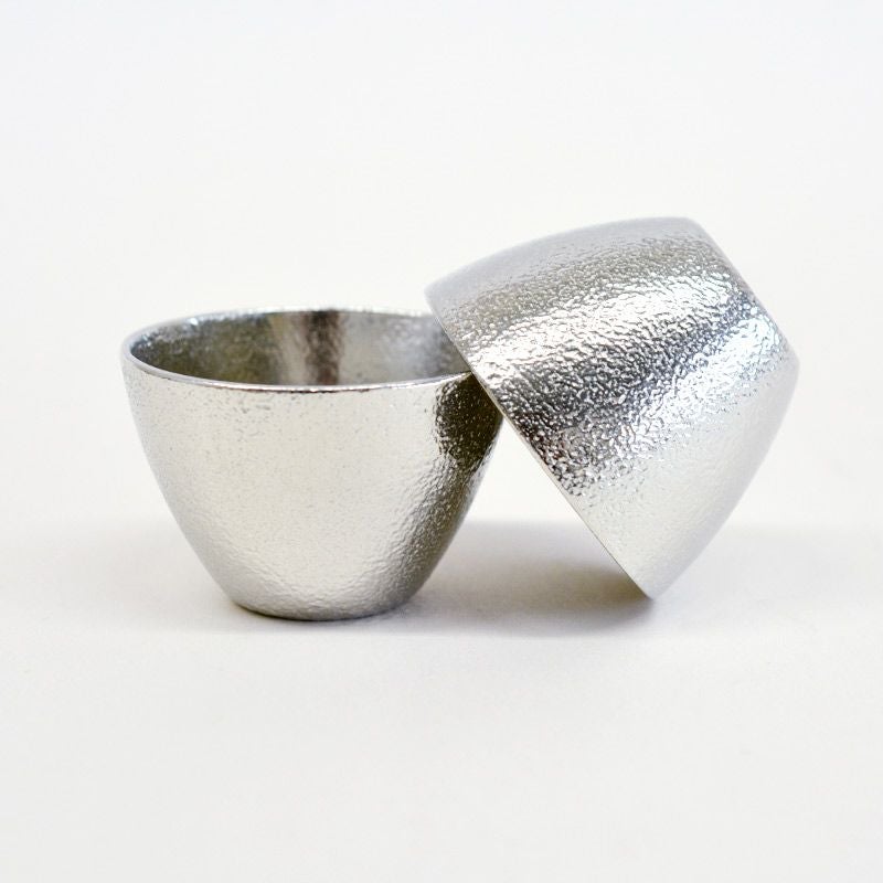 冷蔵庫で冷やすと一層おいしくお酒をいただけます