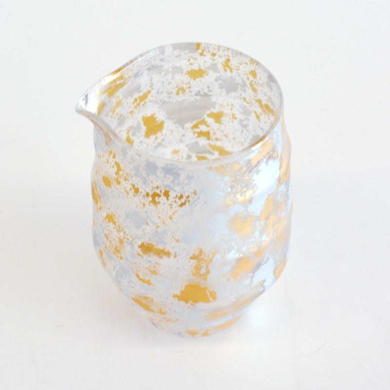 渦巻き型の形状に金銀箔が映えます